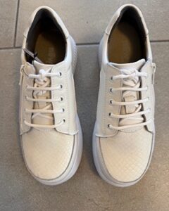 New Feet 251-27-1050